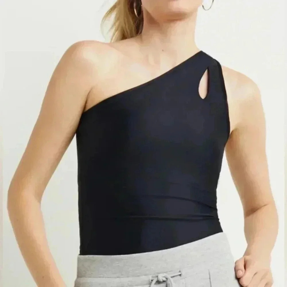 NWT GSTQ one shoulder, athletic top and black with built-in bra